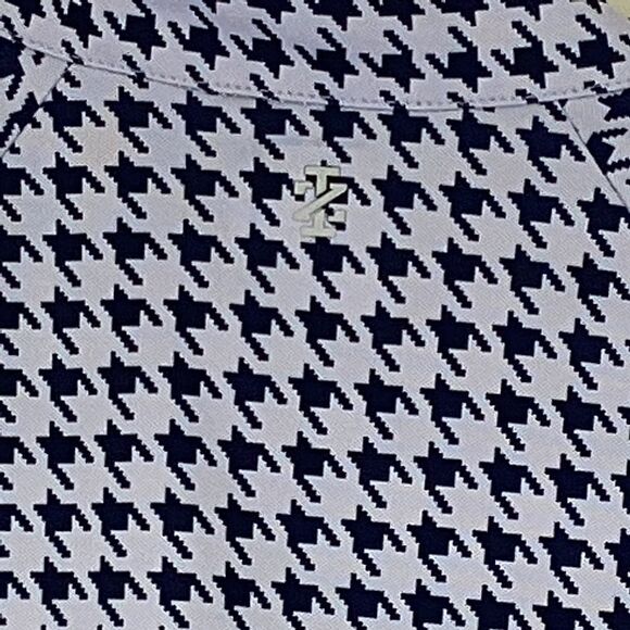 Izod houndstooth zipper front golf tennis sport shirt, medium. 0228 - Picture 8 of 10